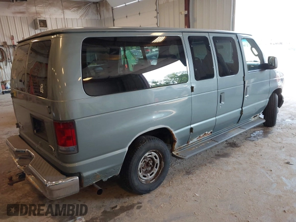 2006 Ford Econoline Passenger XL z VIN 1FMRE11L96DA99048, wystawiony jako IAAI lot #42673491 z przebiegiem 120 776 mil mil oraz . Historia ofert i sprzedaży dostępna na DreamBid. Obrazek 4.