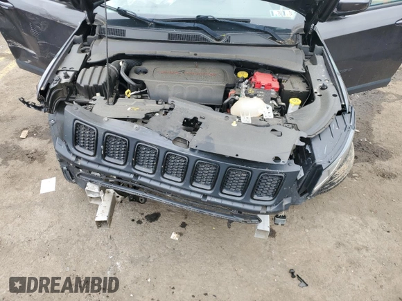 2019 Jeep Compass Latitude z VIN 3C4NJDBB7KT787317, wystawiony jako Copart lot #87840945 z przebiegiem 33 583 mil mil oraz Szkoda całkowita • Salvage title. Historia ofert i sprzedaży dostępna na DreamBid. Obrazek 11.