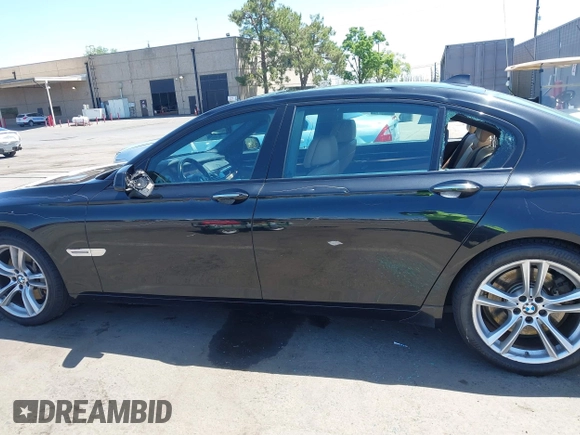 2011 BMW 7 Series 750Li с VIN WBAKB8C5XBCY64531, выставлен на аукционе IAAI как лот 42350009 с пробегом 113 893 миль миль и . История ставок и продаж доступна на DreamBid. Изображение 14.
