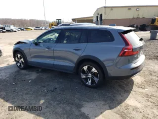 2023 Volvo V60 Plus z VIN YV4L12WZ6P2110672, wystawiony jako Copart lot #46479924 z przebiegiem 12 077 mil mil oraz . Historia ofert i sprzedaży dostępna na DreamBid. Obrazek 2.