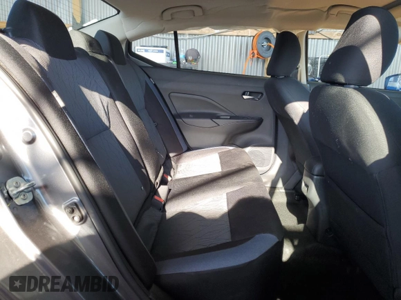 2025 Nissan Versa SV z VIN 3N1CN8EV6SL837703, wystawiony jako Copart lot #52526515 z przebiegiem 398 mil mil oraz Czysty tytuł • Clean title. Historia ofert i sprzedaży dostępna na DreamBid. Obrazek 10.