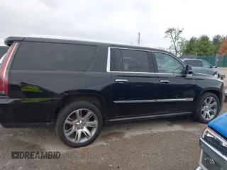 2015 Cadillac Escalade ESV Premium z VIN 1GYS4TKJ3FR726972, wystawiony jako IAAI lot #42085232 z przebiegiem 234 115 mil mil oraz . Historia ofert i sprzedaży dostępna na DreamBid. Obrazek 13.
