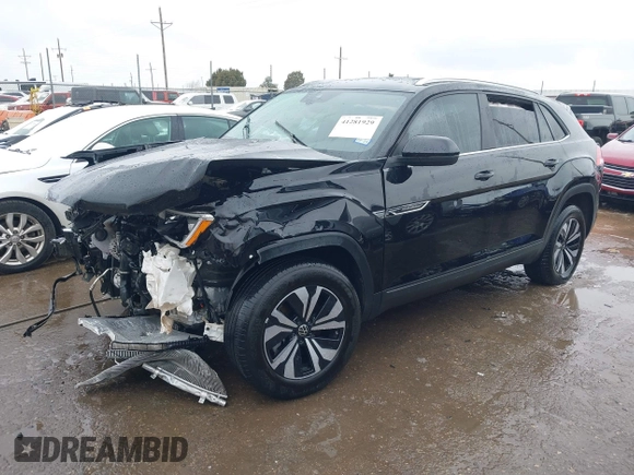 2024 Volkswagen Atlas SE z VIN 1V2LE2CA7RC210703, wystawiony jako IAAI lot #41281929 z przebiegiem Nie podano mil oraz . Historia ofert i sprzedaży dostępna na DreamBid. Obrazek 18.