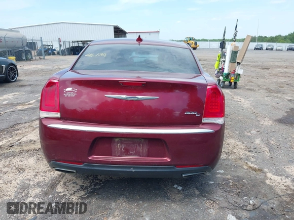 2016 Chrysler 300 C z VIN 2C3CCAEG8GH119036, wystawiony jako IAAI lot #42020978 z przebiegiem 210 116 mil mil oraz . Historia ofert i sprzedaży dostępna na DreamBid. Obrazek 17.