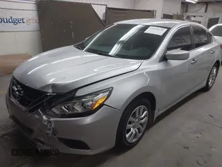 2018 Nissan Altima 2.5 SR with VIN 1N4AL3AP2JC299716, listed as a IAAI auction lot 41829131 with 39,741 mi miles. Bid and sale history available at carsss.com. Image 17.