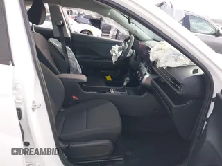 2025 Hyundai Kona SE with VIN KM8HACAB8SU216185, listed as a IAAI auction lot 41331541 with 4,930 mi miles. Bid and sale history available at carsss.com. Image 5.