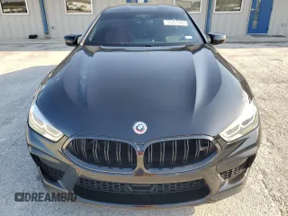 2022 BMW M8 Competition z VIN WBSGV0C08NCH18537, wystawiony jako Copart lot #50767325 z przebiegiem 46 180 mil mil oraz Tytuł czysty. Historia ofert i sprzedaży dostępna na DreamBid. Obrazek 5.