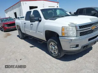 2014 Chevrolet Silverado 2500HD LT with VIN 1GC1CXCG5EF186765, listed as a IAAI auction lot 41906447 with 223,521 mi miles. Bid and sale history available at carsss.com. Image 1.