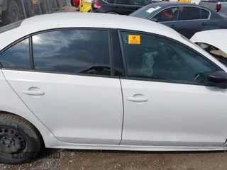 2013 Volkswagen Jetta S z VIN 3VW2K7AJ2DM236653, wystawiony jako IAAI lot #42163312 z przebiegiem 133 000 mil mil oraz . Historia ofert i sprzedaży dostępna na DreamBid. Obrazek 13.