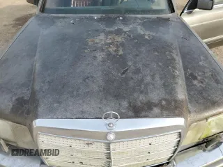 1987 Mercedes-Benz 300 with VIN WDBCB2503HA326913, listed as a Copart auction lot 45600005 with 232,194 mi miles and Clean Title. Bid and sale history available at DreamBid. Image 11.