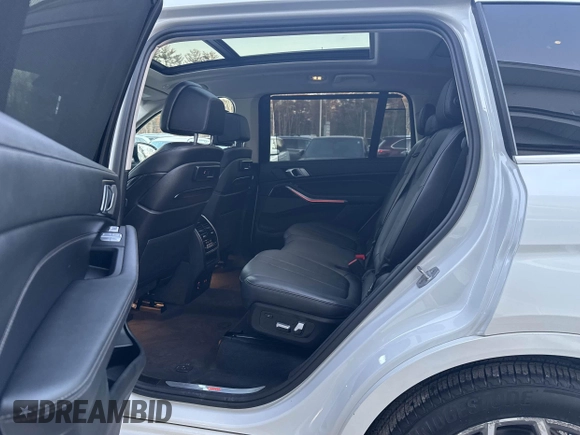 2020 BMW X7 xDrive40i z VIN 5UXCW2C05L9A03397, wystawiony jako IAAI lot #41381437 z przebiegiem 141 656 mil mil oraz . Historia ofert i sprzedaży dostępna na DreamBid. Obrazek 8.
