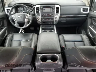 2017 Nissan Titan SV z VIN 1N6AA1E53HN539039, wystawiony jako Copart lot #58236775 z przebiegiem 67 033 mil mil oraz Szkoda całkowita • Salvage title. Historia ofert i sprzedaży dostępna na DreamBid. Obrazek 8.