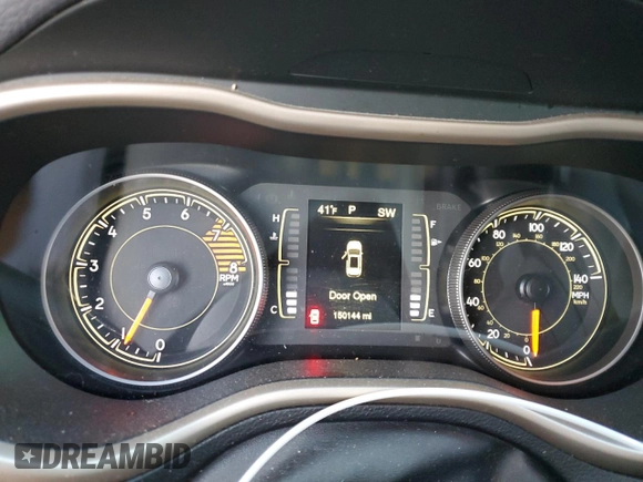 2017 Jeep Cherokee Sport z VIN 1C4PJLASXHW577141, wystawiony jako Copart lot #42171405 z przebiegiem 150 144 mil mil oraz Czysty tytuł • Clean title. Historia ofert i sprzedaży dostępna na DreamBid. Obrazek 9.