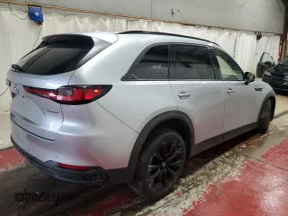 2025 Mazda CX-90 Premium Sport z VIN JM3KKCHD8S1223029, wystawiony jako Copart lot #57790265 z przebiegiem 3817 mil mil oraz Tytuł czysty. Historia ofert i sprzedaży dostępna na DreamBid. Obrazek 3.
