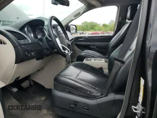 2011 Chrysler Town & Country Touring L z VIN 2A4RR8DG2BR703119, wystawiony jako Copart lot #58184975 z przebiegiem 180 601 mil mil oraz Szkoda całkowita • Salvage title. Historia ofert i sprzedaży dostępna na DreamBid. Obrazek 7.