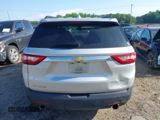 2020 Chevrolet Traverse LT Cloth z VIN 1GNERGKW3LJ319386, wystawiony jako IAAI lot #42308032 z przebiegiem 77 108 mil mil oraz . Historia ofert i sprzedaży dostępna na DreamBid. Obrazek 16.
