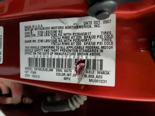 2008 Mitsubishi Endeavor LS z VIN 4A4MN21S38E025013, wystawiony jako Copart lot #73274954 z przebiegiem 175 046 mil mil oraz Szkoda całkowita • Salvage title. Historia ofert i sprzedaży dostępna na DreamBid. Obrazek 14.