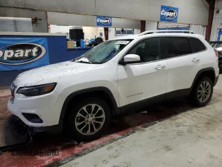 2019 Jeep Cherokee Latitude Plus with VIN 1C4PJLLN0KD262469, listed as a Copart auction lot 83924224 with 64,277 mi miles and Salvage Title. Bid and sale history available at carsss.com. Image 1.