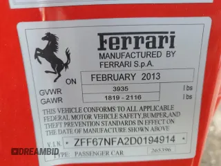 2013 Ferrari 458 Italia z VIN ZFF67NFA2D0194914, wystawiony jako Copart lot #43272195 z przebiegiem 23 608 mil mil oraz Szkody całkowita. Historia ofert i sprzedaży dostępna na DreamBid. Obrazek 13.