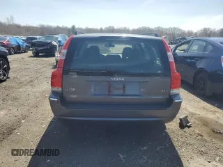 2005 Volvo V70 2.5L Turbo with VIN YV1SW592451510498, listed as a Copart auction lot 54067205 with 244,551 mi miles and Clean Title. Bid and sale history available at carsss.com. Image 6.