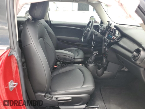 2019 MINI Hardtop Cooper с VIN WMWXP5C59K2H32200, выставлен на аукционе Copart как лот 62557905 с пробегом 17 257 миль миль и Списание • Salvage title. История ставок и продаж доступна на DreamBid. Изображение 11.
