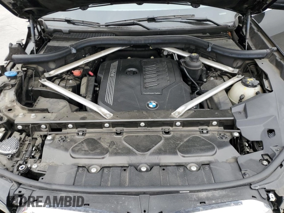 2020 BMW X5 xDrive40i z VIN 5UXCR6C02L9C49466, wystawiony jako Copart lot #56988425 z przebiegiem 60 558 mil mil oraz Szkoda całkowita • Salvage title. Historia ofert i sprzedaży dostępna na DreamBid. Obrazek 12.