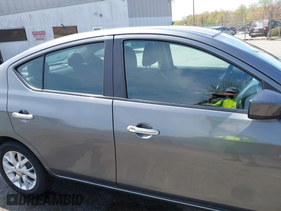 2016 Nissan Versa S z VIN 3N1CN7AP5GL916028, wystawiony jako IAAI lot #41923508 z przebiegiem 113 224 mil mil oraz . Historia ofert i sprzedaży dostępna na DreamBid. Obrazek 13.