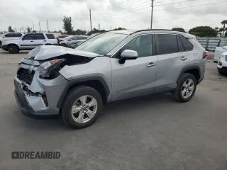 2021 Toyota RAV4 XLE with VIN 2T3W1RFVXMW161939, listed as a Copart auction lot 62233415 with 34,291 mi miles and Salvage title. Bid and sale history available at DreamBid. Image 1.