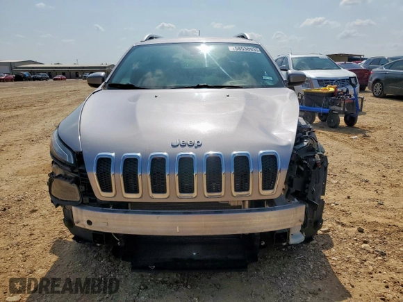 2018 Jeep Cherokee Latitude with VIN 1C4PJLCB3JD538843, listed as a Copart auction lot 58538935 with 88,630 mi miles and Salvage title. Bid and sale history available at DreamBid. Image 5.