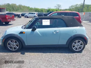 2014 MINI Convertible с VIN WMWZN3C51ET569556, выставлен на аукционе IAAI как лот 42176151 с пробегом 158 846 миль миль и . История ставок и продаж доступна на DreamBid. Изображение 14.