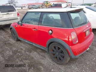 2003 MINI Hardtop S z VIN WMWRE33403TD67718, wystawiony jako IAAI lot #41533078 z przebiegiem 149 649 mil mil oraz . Historia ofert i sprzedaży dostępna na DreamBid. Obrazek 3.