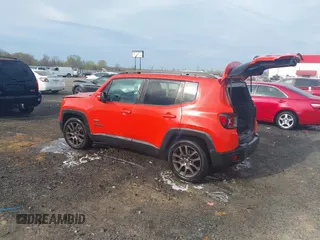 2016 Jeep Renegade Latitude with VIN ZACCJABT5GPE31204, listed as a IAAI auction lot 41828985 with 162,684 mi miles and . Bid and sale history available at DreamBid. Image 3.