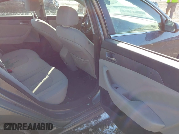 2018 Hyundai Sonata SE with VIN 5NPE24AF5JH679701, listed as a IAAI auction lot 41095174 with 30,579 mi miles and . Bid and sale history available at DreamBid. Image 8.