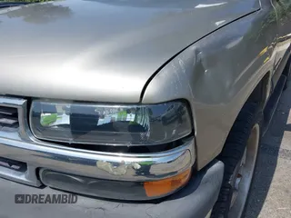 2002 Chevrolet Tahoe LS with VIN 1GNEC13Z22R173568, listed as a IAAI auction lot 42477491 with 277,090 mi miles and . Bid and sale history available at DreamBid. Image 17.