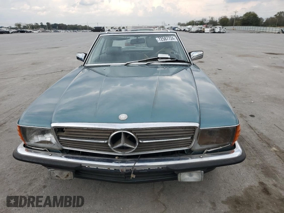 1985 Mercedes-Benz 380 z VIN WDB1070451A014424, wystawiony jako Copart lot #72587724 z przebiegiem 105 926 mil mil oraz Tytuł czysty. Historia ofert i sprzedaży dostępna na DreamBid. Obrazek 5.
