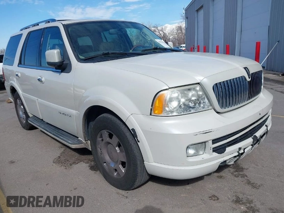 2006 Lincoln Navigator Luxury with VIN 5LMFU28556LJ15137, listed as a IAAI auction lot 41574182 with 1 mi miles. Bid and sale history available at carsss.com. Image 1.