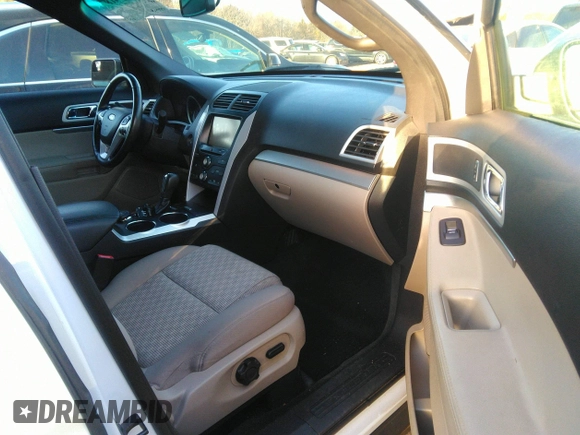 2014 Ford Explorer XLT z VIN 1FM5K8D85EGB54812, wystawiony jako IAAI lot #41104418 z przebiegiem 133 918 mil mil oraz . Historia ofert i sprzedaży dostępna na DreamBid. Obrazek 5.