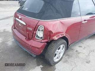 2007 MINI Convertible z VIN WMWRF33597TF66861, wystawiony jako IAAI lot #42278349 z przebiegiem 96 011 mil mil oraz . Historia ofert i sprzedaży dostępna na DreamBid. Obrazek 6.