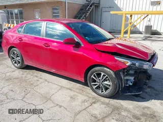 2023 Kia Forte LXS z VIN 3KPF24AD0PE682280, wystawiony jako IAAI lot #41855703 z przebiegiem 21 451 mil mil oraz . Historia ofert i sprzedaży dostępna na DreamBid. Obrazek 1.