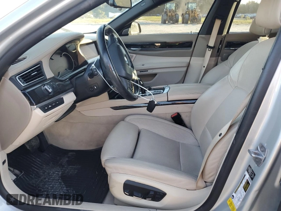 2015 BMW 7 Series 750i with VIN WBAYA8C53FGK19778, listed as a Copart auction lot 77258684 with 34,535 mi miles and Salvage title. Bid and sale history available at DreamBid. Image 7.