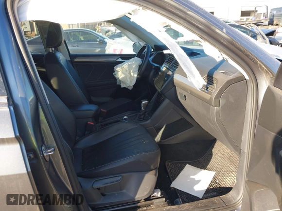 2022 Volkswagen Tiguan SE with VIN 3VV3B7AX6NM037247, listed as a IAAI auction lot 41644680 with 47,048 mi miles and . Bid and sale history available at DreamBid. Image 5.