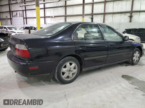 1996 Honda Accord LX with VIN 1HGCD5635TA222954, listed as a Copart auction lot 82606194 with 212,299 mi miles and Salvage Title. Bid and sale history available at DreamBid. Image 3.