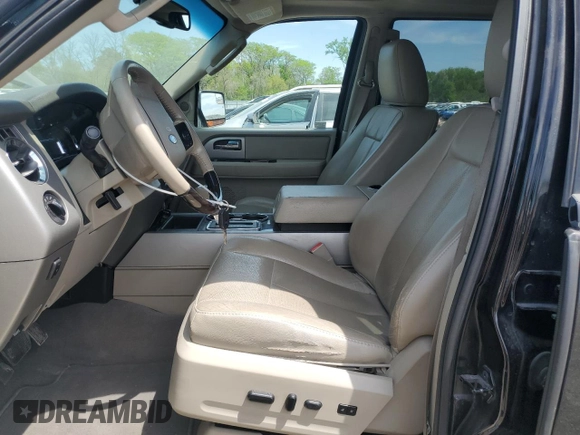 2014 Ford Expedition Max Limited с VIN 1FMJK2A57EEF16401, выставлен на аукционе Copart как лот 55783615 с пробегом 247 769 миль миль и Списание • Salvage title. История ставок и продаж доступна на DreamBid. Изображение 7.
