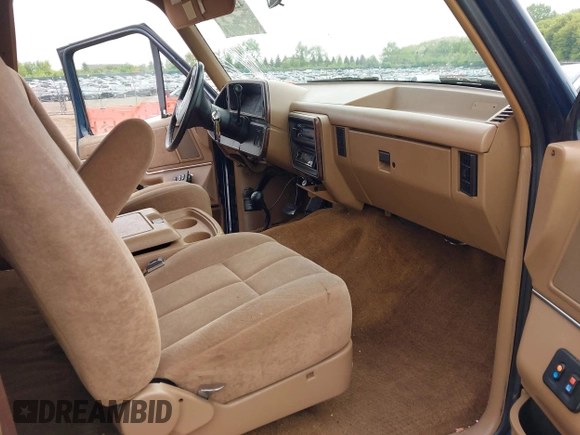 1990 Ford Bronco Custom с VIN 1FMEU15H0LLB25514, выставлен на аукционе IAAI как лот 42366593 с пробегом 75 762 миль миль и . История ставок и продаж доступна на DreamBid. Изображение 5.