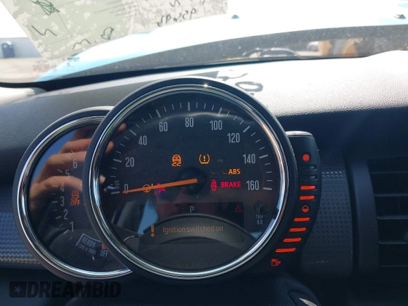 2015 MINI Hardtop 4 Door with VIN WMWXS5C56FT831505, listed as a IAAI auction lot 42155398 with 95,693 mi miles and . Bid and sale history available at DreamBid. Image 7.