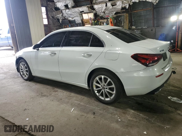 2019 Mercedes-Benz A 220 z VIN WDD3G4FBXKW028712, wystawiony jako Copart lot #59023105 z przebiegiem 95 881 mil mil oraz Szkoda całkowita • Salvage title. Historia ofert i sprzedaży dostępna na DreamBid. Obrazek 2.