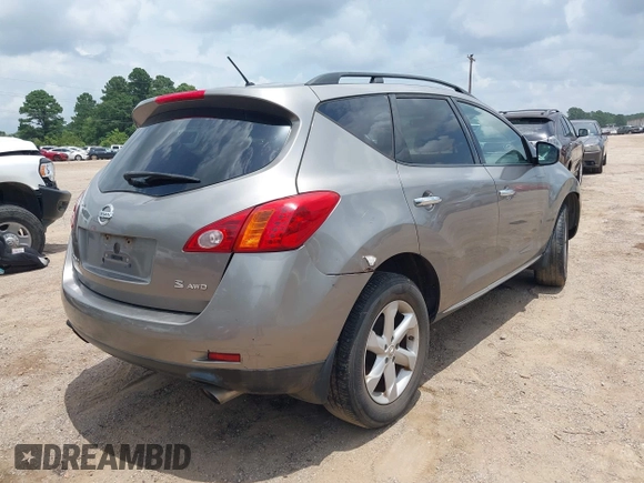 2009 Nissan Murano LE z VIN JN8AZ18W79W151778, wystawiony jako IAAI lot #42530560 z przebiegiem 157 393 mil mil oraz . Historia ofert i sprzedaży dostępna na DreamBid. Obrazek 4.