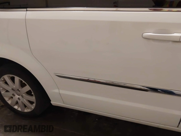 2015 Chrysler Town & Country Touring with VIN 2C4RC1BG9FR626482, listed as a IAAI auction lot 41879865 with 129,694 mi miles and . Bid and sale history available at DreamBid. Image 19.