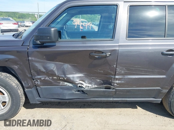2017 Jeep Patriot Sport z VIN 1C4NJPBB1HD172598, wystawiony jako IAAI lot #42209949 z przebiegiem 65 560 mil mil oraz . Historia ofert i sprzedaży dostępna na DreamBid. Obrazek 6.