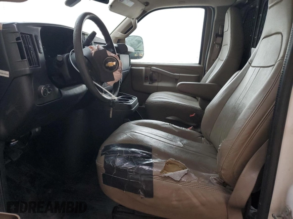2016 Chevrolet Express Cargo с VIN 1GCWGAFF0G1258952, выставлен на аукционе Copart как лот 86126714 с пробегом 316 678 миль миль и Списание • Salvage title. История ставок и продаж доступна на DreamBid. Изображение 7.
